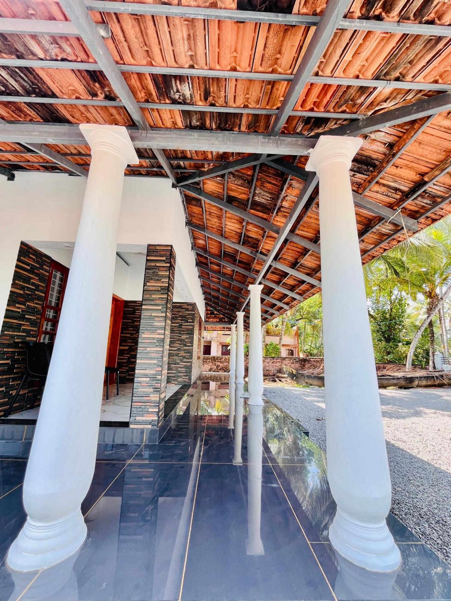 Riverrootsstays Mundrothuruth Dış mekan fotoğraf